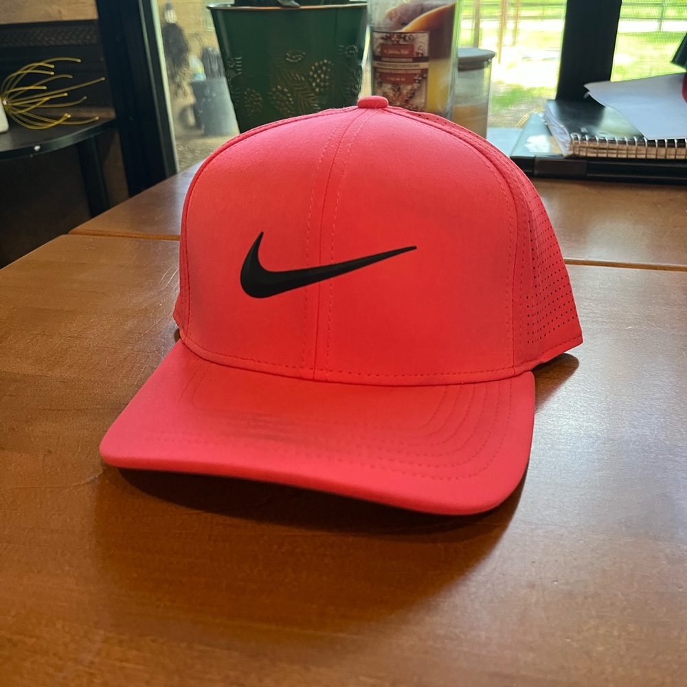 Nike Golf mens hat worn once